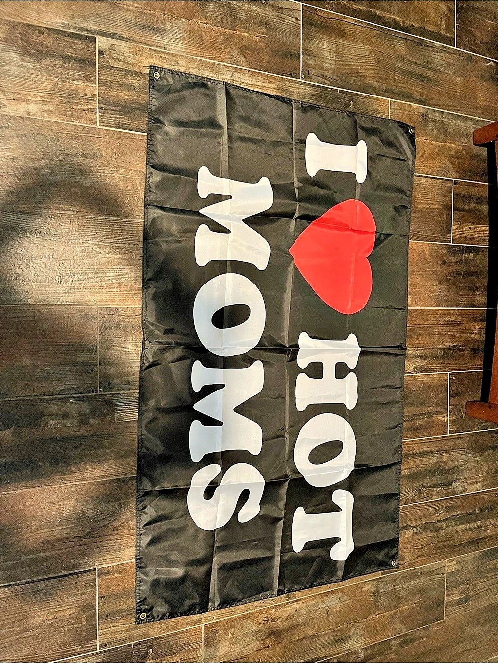 I Love Hot Moms Novelty Flag Black & Red Banner